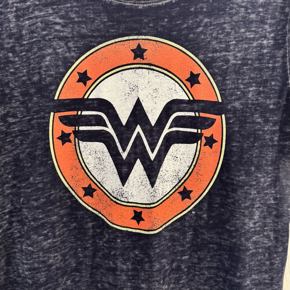 Women’s Wonder Woman Tissue Tee - Picture 6 of 10